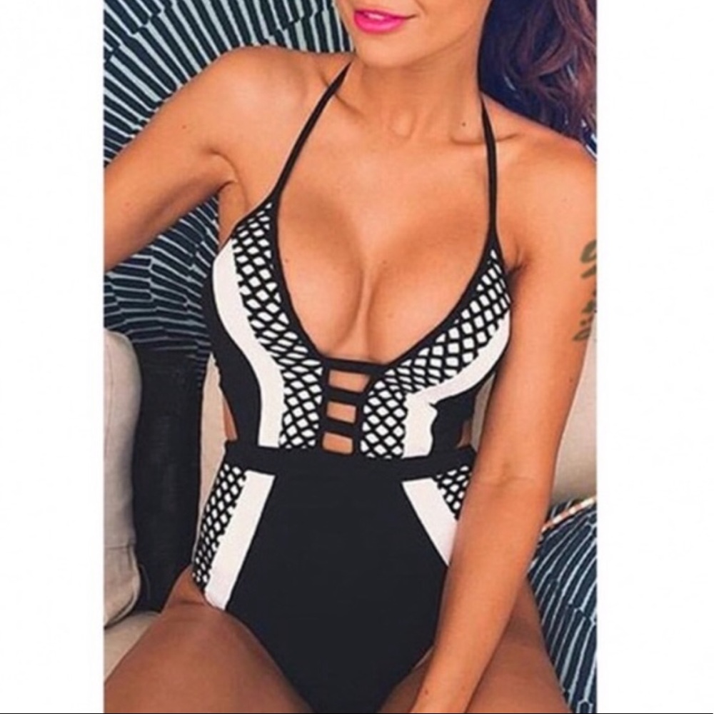 New black and white monokini! M/L